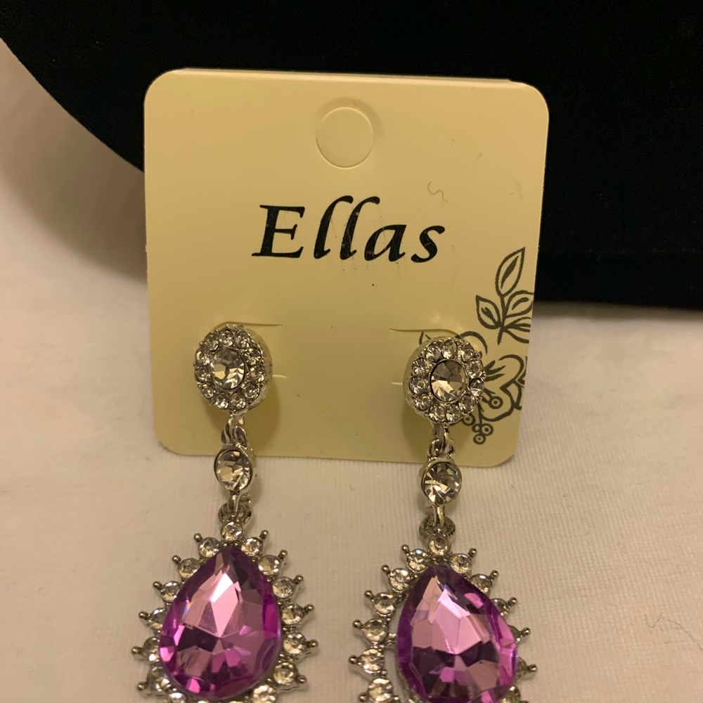 Beautiful pink diamond earring